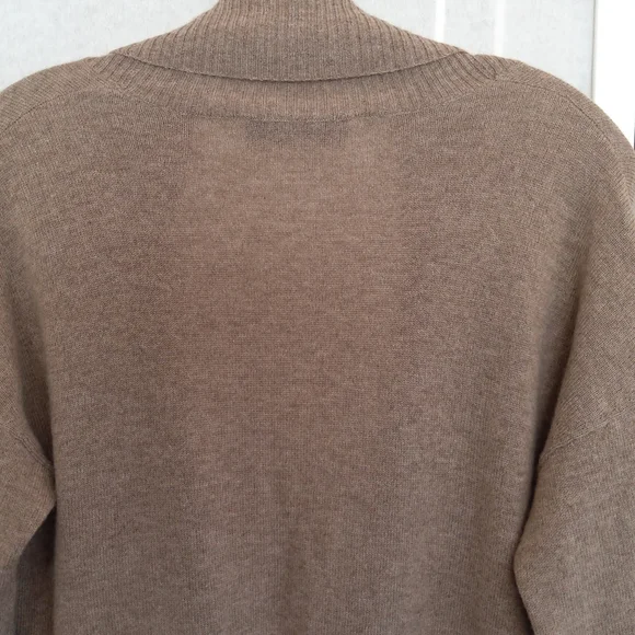 MAGASHONI New York 100 % cashmere cardigan size S